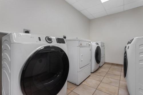 Candlewood Suites La Crosse an IHG Hotel - image 14