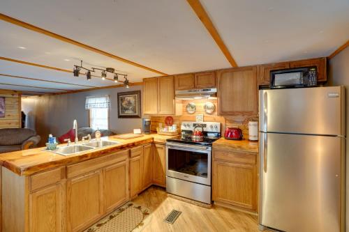 Cozy Catskills Home w/ Pond on 2 Acres! in Cairo (NY)
