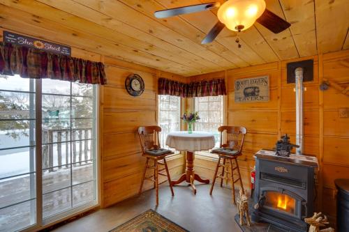 Cozy Catskills Home w/ Pond on 2 Acres! in Cairo (NY)