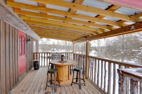 Cozy Catskills Home w/ Pond on 2 Acres! in Cairo (NY)
