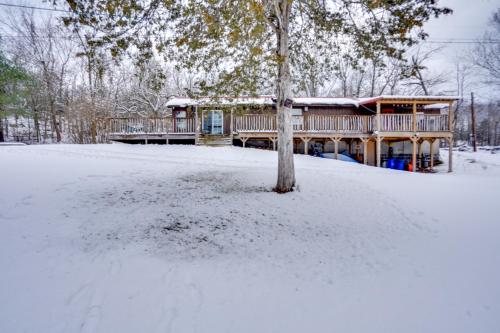 Cozy Catskills Home w/ Pond on 2 Acres! in Cairo (NY)