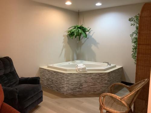 Days Inn by Wyndham Kingdom City - main image
