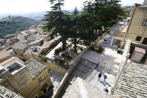 Apkārtne, Amuri di casa in Calascibetta