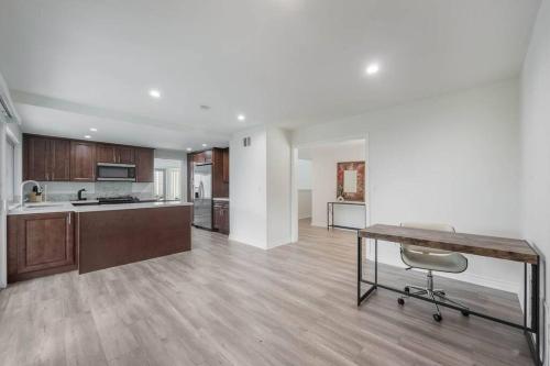 Elm Mountain View Fire pit, quiet and more in Crestcenta Valley