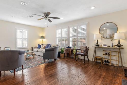 Marys Garden House in Westover Hills