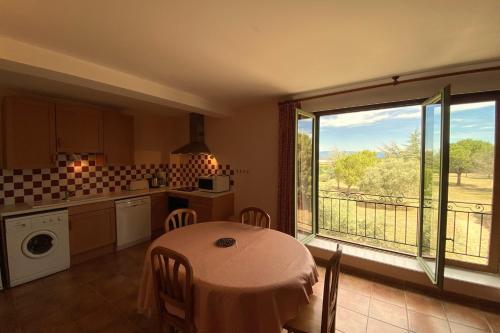 04B3 Beautiful T3 in the heart of lavender - pool in Valensole