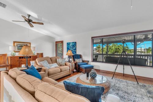 Beautiful Water Views from every room in the House home in Islamorada, USA