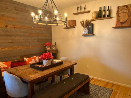Perfect family reunion or multigenerational home in Erie, USA