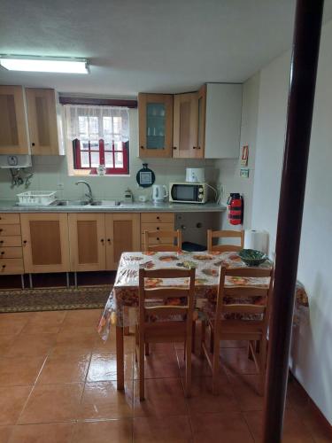 ห้องครัว, SERRADO Da EIRA in ลาเชสดาสฟลอเรส