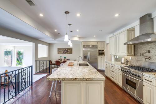 Luxury Rancho Santa Fe Villa in Del Mar with Pool! in Del Mar, USA