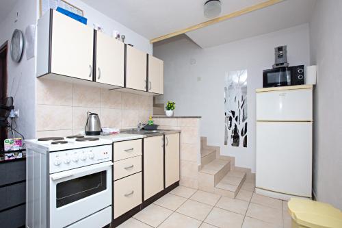 Three-Bedroom Apartment with Terrace image 10