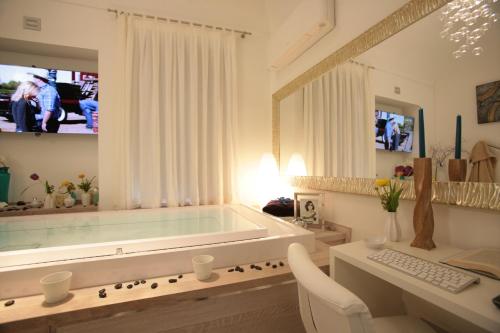 Hot tub, Conte Max Rooms in Termoli