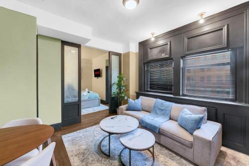 Cozy 2BR Apartment with Gym and Walk to Times Square in New York, USA