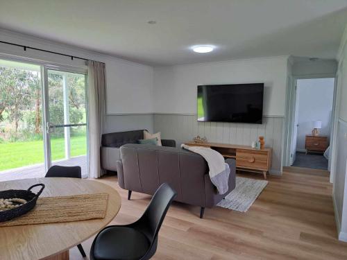 Prom Port Holiday Cottages-Wilsons Prom,Port Welshpool,Port Anthony, Barry Beach - Fishing in Tūra
