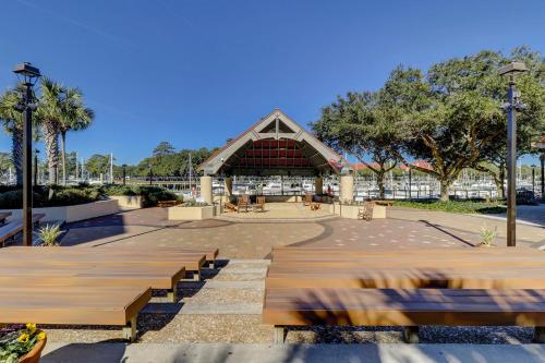 Facilities, Yacht Club 7548 near Museum Of Hilton Head Island