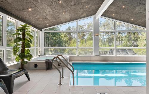 Swimming pool, Awesome Home In Ebeltoft With Sauna in Holme