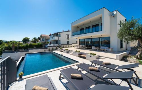 Gorgeous Home In Posedarje With Sauna