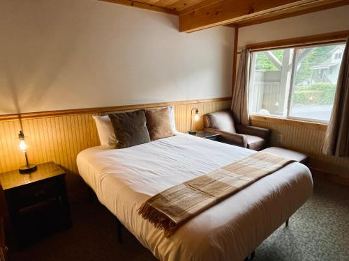 Waters Edge Lodge - image 11