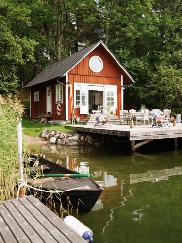 Sjostuga Myttinge near Bullando krog