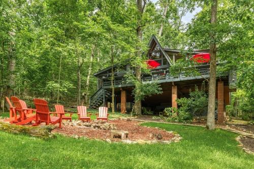 Powderhorn Lake Point Retreat in Innsbrook, USA