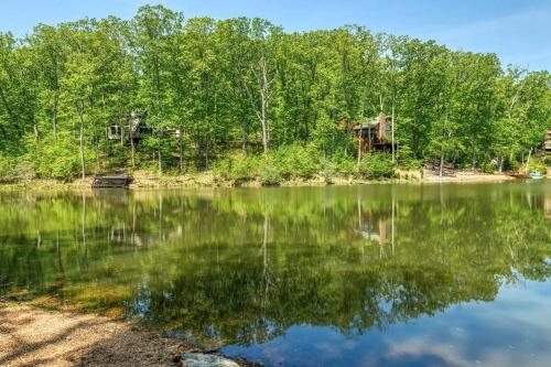 Tarnhouse Lakefront Cottage - image 9
