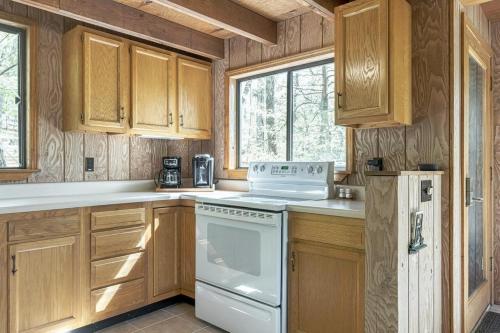 Acorn Lake Lodge On Lake Aspen in Innsbrook, USA