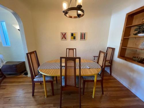 บริการและสิ่งอำนวยความสะดวก, 3BR retreat with pool in central Tucson, near UA near ศูนย์วิทยาศาสตร์และท้องฟ้าจำลองแฟรนดราว