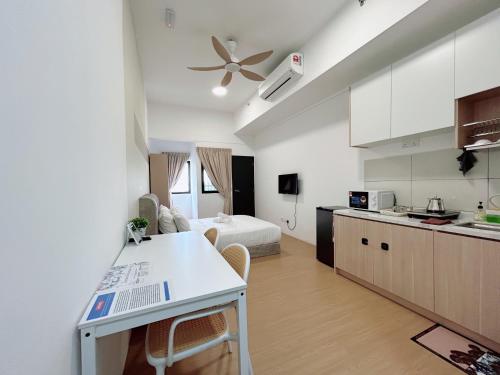 Edusentral by Manhattan Group Edusentral by Manhattan Group
