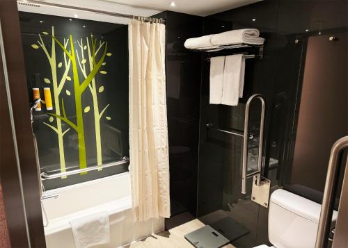 room detail thumbnail 2