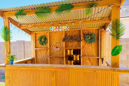 Tropical Desert Oasis Phoenix