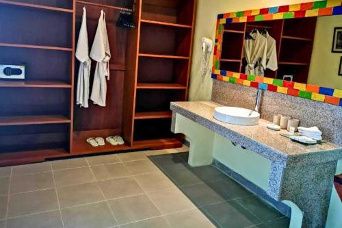 Entire 2 BR Private Pool Villa ZN97