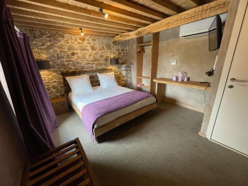 1 queen bed