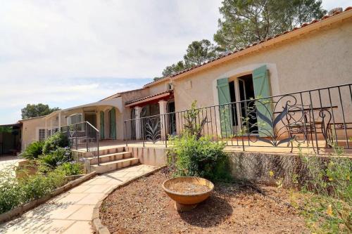 Villa JPS avec piscine, au calme near Open Bar