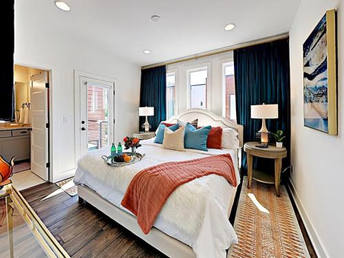 2 6 Miles to DOWNTOWN End Unit FREE PARKING in Nashville, USA