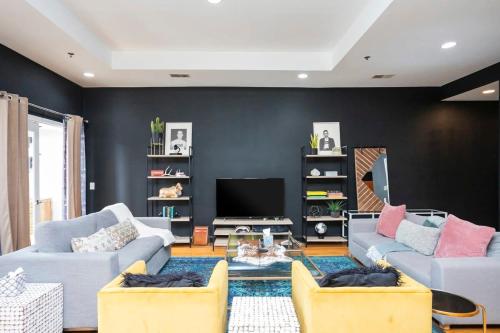 Grand Loft ON THEE Broadway Strip in Nashville, USA