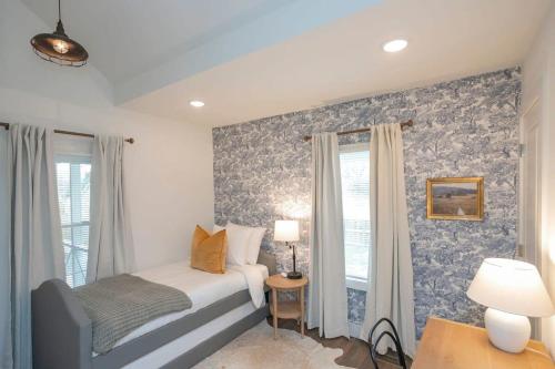 Beautiful Cottage in Donelson Close to Opryland in Nashville, USA