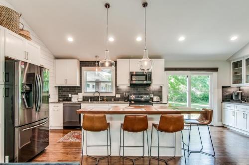 Spacious Modern Ranch 5 Miles to Downtown in Nashville, USA