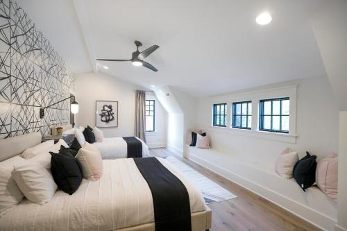 Elegant Space Walk to Belmont & Hillsboro Village in Nashville, USA