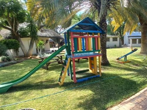 Kert, Ombinda Country Lodge in Outjo
