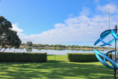 Monarch Cottage on the Estuary