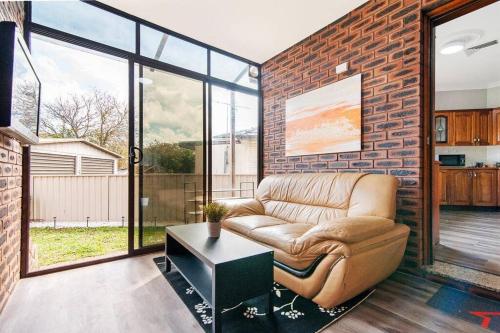 Cozy Double Room - Mins to Station & Olympic Park - Shared Bathroom in Bankstown