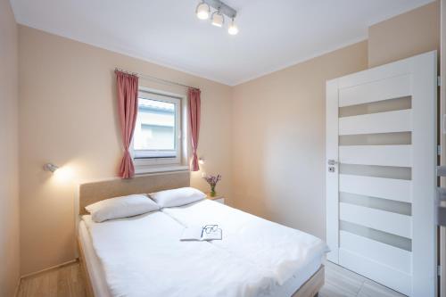 1 double bed, 2 twin beds, 1 sofa bed