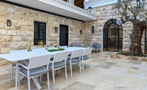 Vista exterior, קונפיטה - וילה מהממת עם בריכה מחוממת מקורה בעיר העתיקה צפת in Safed
