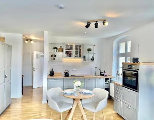 Modernes Appartement "ALTE MÄDCHENSCHULE", inkl Stellplatz, E-Bike Ladestation, Boxspringbett, Business, 2 Personen, gratis Kaffee und Tee, WLAN in Bautzen, Deutschland