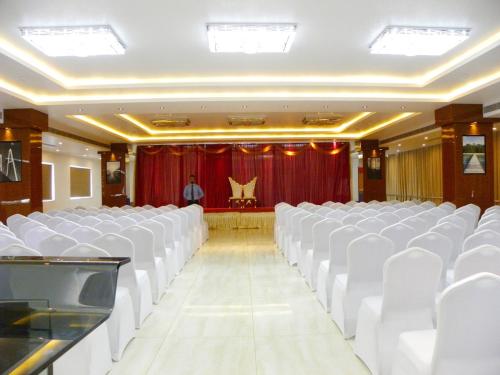 Banketu zāle, Hotel Sri Sierra in Chikkaballapura