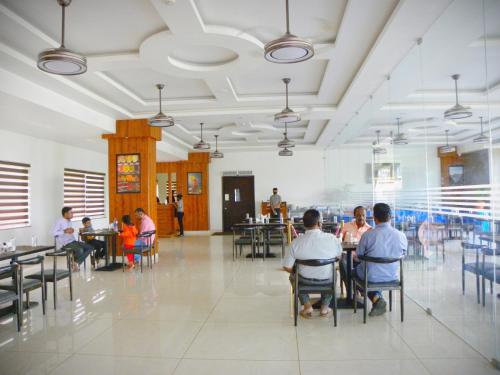 Restorāns, Hotel Sri Sierra in Chikkaballapura