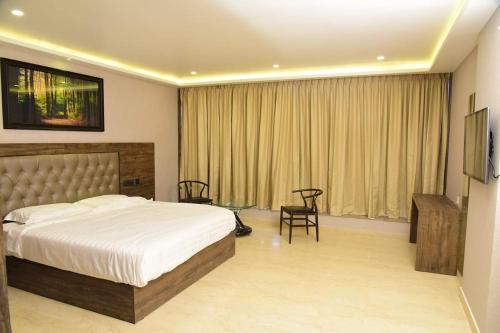 Hotel Sri Sierra in Chikkaballapura