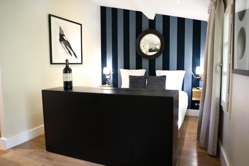 Front desk [24-hour]