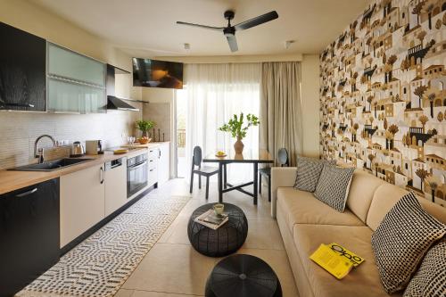 Rastoni Acropolis Uniquely Located Stylish Apartments - image 4