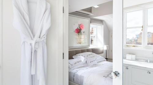 Pocket Full of Pearls 1 Bedroom Duplex Penthouse - image 7